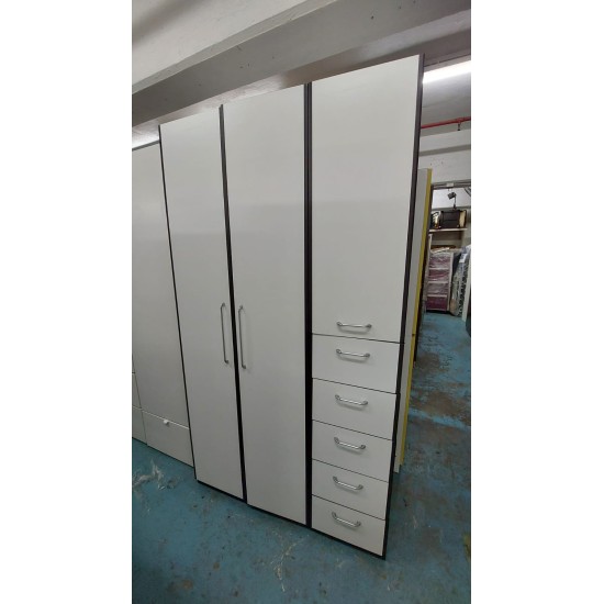 Red Apple 4-foot Wardrobe (70% new)