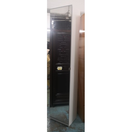 Mirrored storage cabinet (70% new)