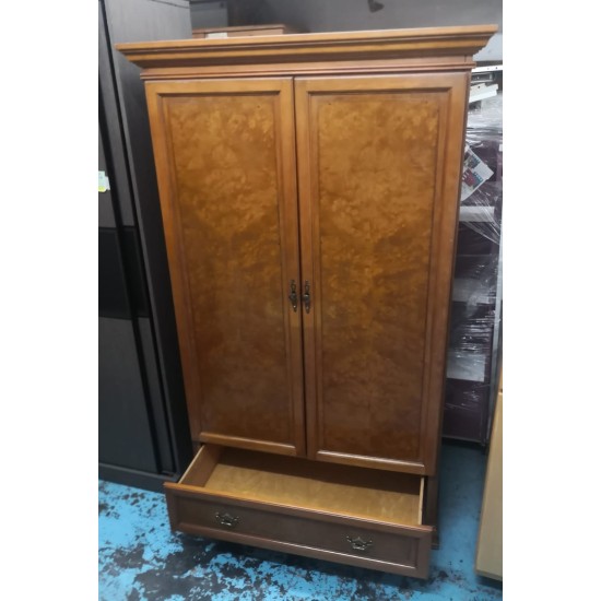 Special Wardrobe (70% new)