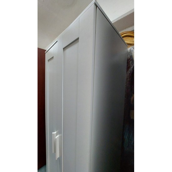 Pure white wardrobe (70% new)