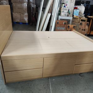 Custom-made 4.5-foot five-barrel bed (70% new)