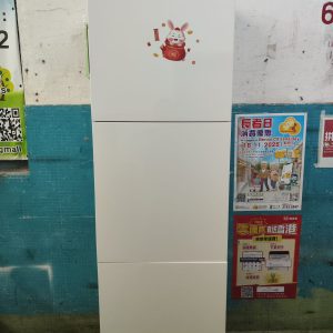 White shelving unit (70% new)