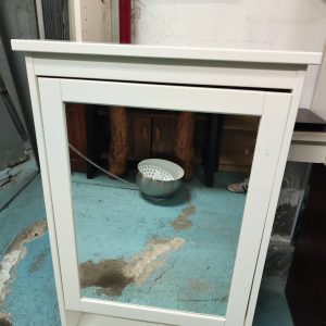 Bathroom mirror cabinet (70% new)