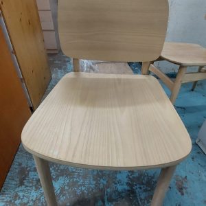 Solid wood dining chair (70% new)