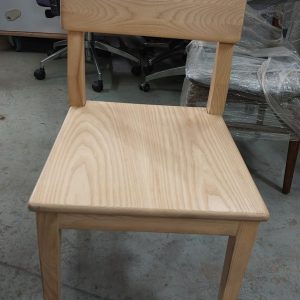 High-quality solid wood chair (75% new)