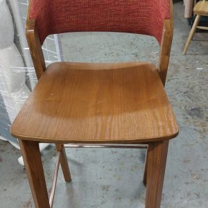 High-top bar stool made of premium material (80% new)