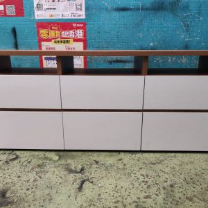 Beautiful six-compartment living room cabinet (75% new)
