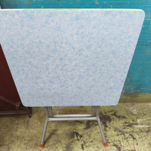 Folding table (60% New)