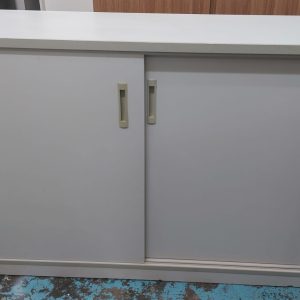 Four-foot filing cabinet (70% new)