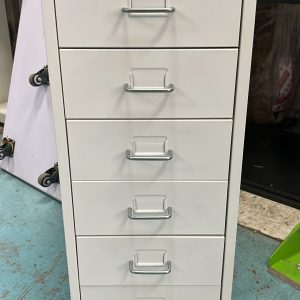 There is a six-barrel iron cabinet (75% new).