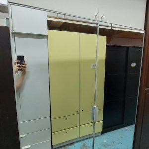 Beautiful mirrored wardrobe (80% new)