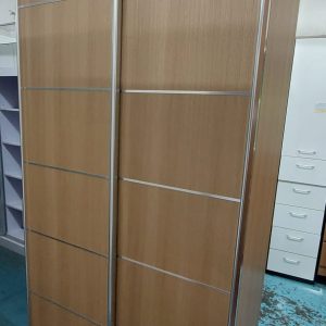 Sliding door wardrobe (80% new)