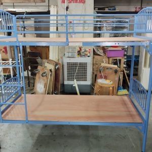 Three-foot-high iron bed (80% new)