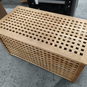 Solid wood storage box (65% new)
