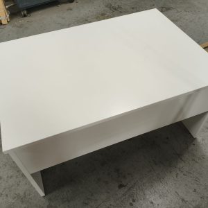 Pure white height-adjustable coffee table (70% new)