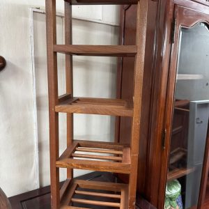 Solid wood shelf/shoe rack (70% new)