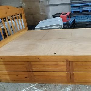 Pine wood 4.6-foot bucket bed (70% new) Dimensions: 129cm (W) * 190cm (L) * 123cm (H) Inner dimensions: 126cm (W) * 183cm (L) * 55cm (H)