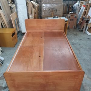 Custom-made high bed (4 feet) (65% new) Dimensions: 128cm (width) * 188cm (length) * 102cm (height) Inner dimensions: 122cm (width) * 183cm (length) * 64cm (height)