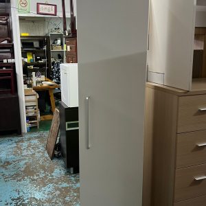 Red Apple Lockers (75% New)