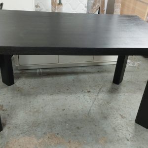 I&D dining table (70% new)