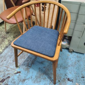 Solid Wood Dining Chair (70% New)