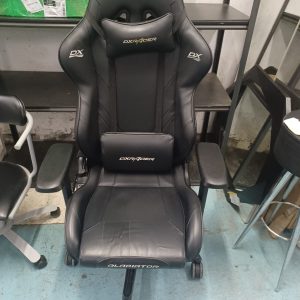 Gaming chair (70% new) Dimensions: 90cm (W) * 60cm (D) * 135cm (H)
