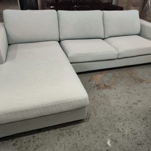 Fabric L with stains (65% new)