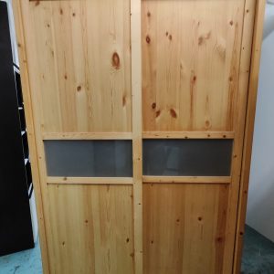 4.5-foot Pine Sliding Door Wardrobe (75% New)