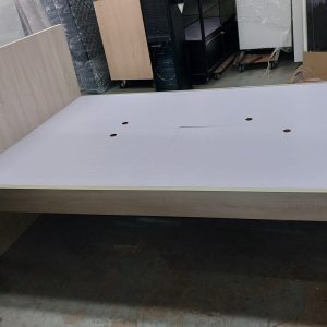 New, clean 4-foot bed frame (75% new) Dimensions: 122cm (width) * 187cm (length) * 98cm (height) Inner dimensions: 122cm (width) * 182cm (length) * 48cm (height)