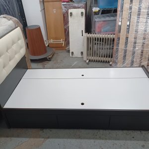 Single Bed (70% New) Dimensions: 92 cm (W) x 190 cm (L) x 70 cm (H) | Inner Dimensions: 92 cm (W) x 183 cm (L) x 36 cm (H)