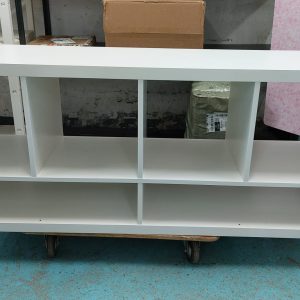 Pure white TV stand (65% new) Dimensions: 147cm (width) * 39cm (depth) * 59cm (height)