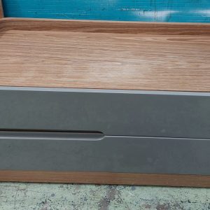 Solid wood TV stand (65% new) Dimensions: 100cm (width) * 46cm (depth) * 50cm (height)