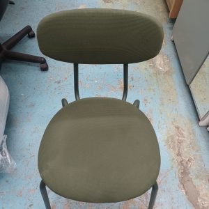 Metal-Legged Chair (70% New) Dimensions: 40 cm (W) x 40 cm (L) x 77 cm (H)