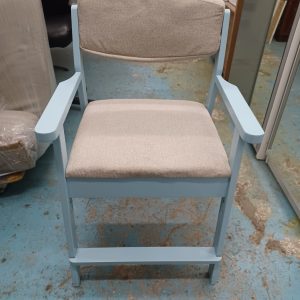 Solid Wood Chair (70% New) Dimensions: 55 cm (W) x 46 cm (L) x 84 cm (H)