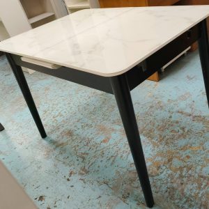 Marble hinged dining table (70% new) Dimensions: 111-141CM (width) * 75CM (depth) * 75CM (height)