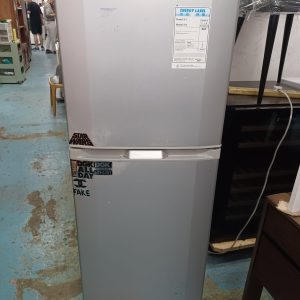 Hitachi Refrigerator (65% New) Dimensions: 54 cm (W) x 58 cm (D) x 140 cm (H)
