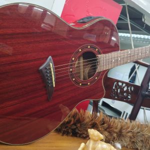 Electronic guitar (75% new) Dimensions: 41cm (width) * 106cm (depth) * 13cm (thickness)