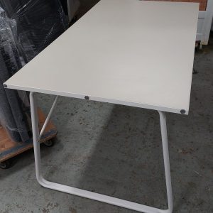 Office desk (75% new) Dimensions: 140cm (width) * 80cm (depth) * 76cm (height)