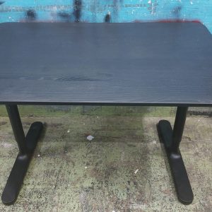 Four-foot adjustable desk (70% new) Dimensions: 120cm (width) * 80cm (depth) * 72-90cm (height)