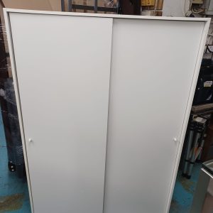 Pure white sliding door wardrobe (70% new) Dimensions: 118CM (width) * 56CM (depth) * 177CM (height)