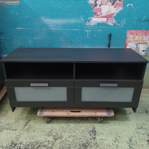 4-foot TV stand (70% new) Dimensions: 120cm (width) * 42cm (depth) * 54cm (height)