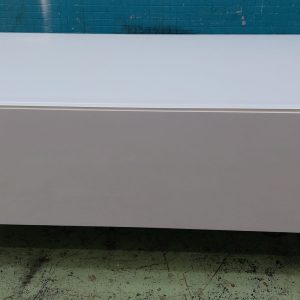 Stainless steel 3-foot TV stand/coffee table (75% new) Dimensions: 90cm (width) * 46cm (depth) * 40cm (height)