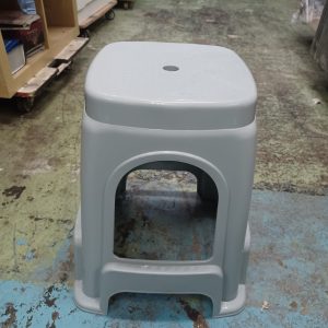 膠椅(70%新)尺寸:30CM(寬)* 30CM(深)* 47CM(高)