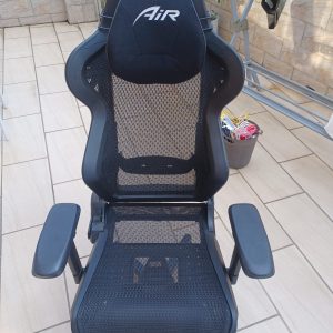 New and clean gaming chair (70% new) Dimensions: 72CM (W) * 63CM (D) * 140CM (H)