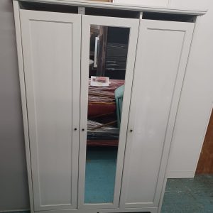 Practical mirrored wardrobe (70% new) - Dimensions: 131cm (width) * 55cm (depth) * 191cm (height)