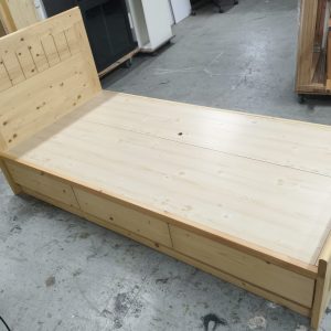 Beautiful pine three-foot bed (80% new) - Dimensions: 93cm (width) * 189cm (length) * 31-90cm (height), inner 92cm (width) * 189cm (length)