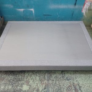 4-foot bed frame (70% new) - Dimensions: 122cm (width) * 183cm (length) * 27cm (height)