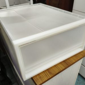 Plastic box (70% new) - Dimensions: 34cm (width) * 45cm (depth) * 18cm (height)