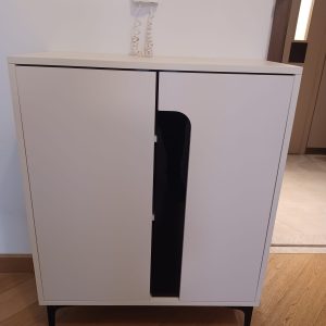 白儲物櫃(70%新)- 尺寸:80cm(寬)*35cm(深)* 101cm(高)