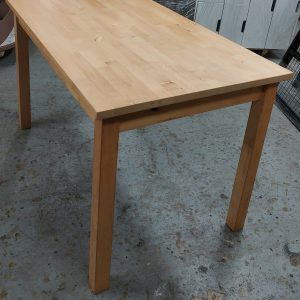 4-chi Solid Wood Dining Table (75% New) Dimensions: 119 cm (W) × 75 cm (D) × 75 cm (H)